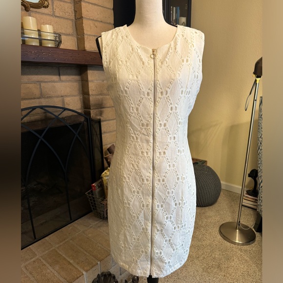T Tahari Dresses & Skirts - 🤍 T Tahari Lattice Lace Zipper White Mini Dress - Size 12